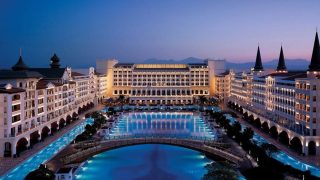 Những khách sạn và resort sang trọng nhất thế giới