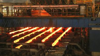 Sản lượng bán hàng các loại thép của Hòa Phát lần đầu tiên đạt trên 1 triệu tấn/tháng